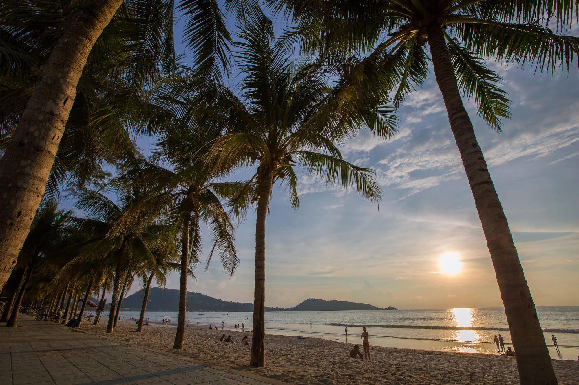 Cool Sea House Hotell Patong Eksteriør bilde
